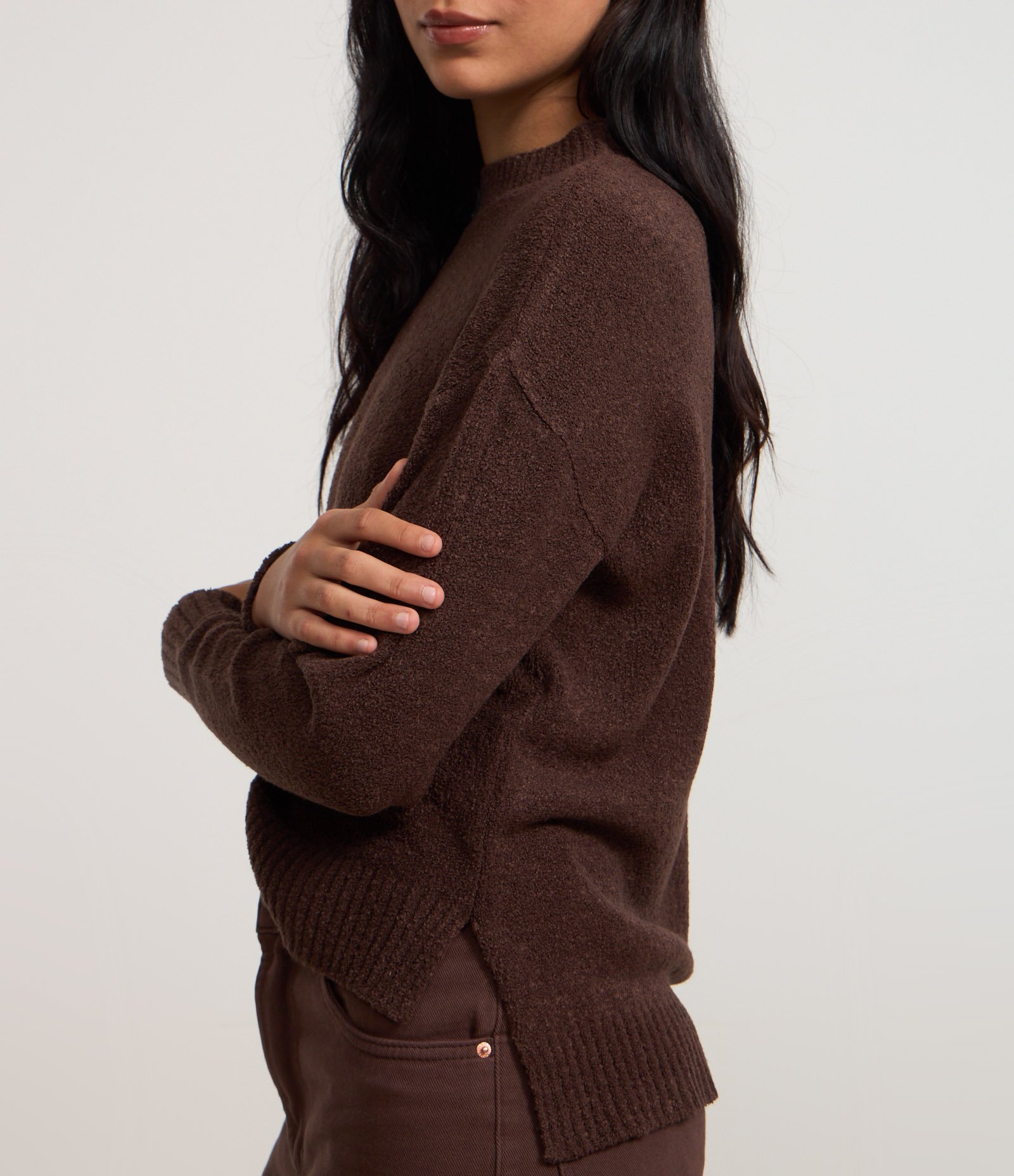 Suéter em Tricô Mousse com Barra Mullet Marrom 3