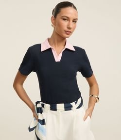 Blusa Canelada em Ribana com Gola Polo Contrastante