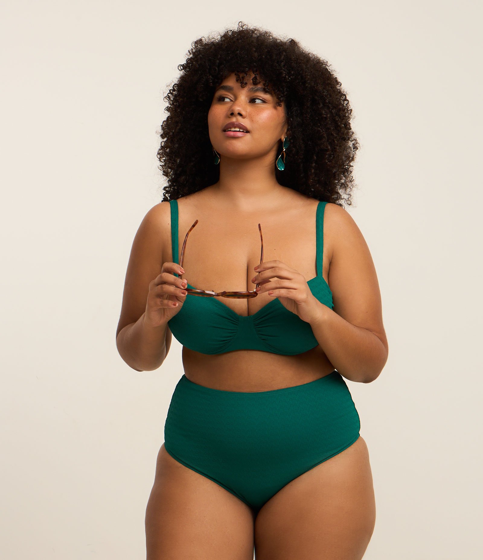 Biquíni Top Meia Taça em Microfibra Texturizada com Franzido Curve & Plus Size Verde 3
