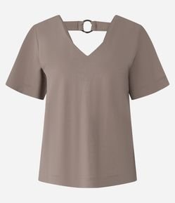 Blusa em Orly com Decote V e Faixa com Argola nas Costas