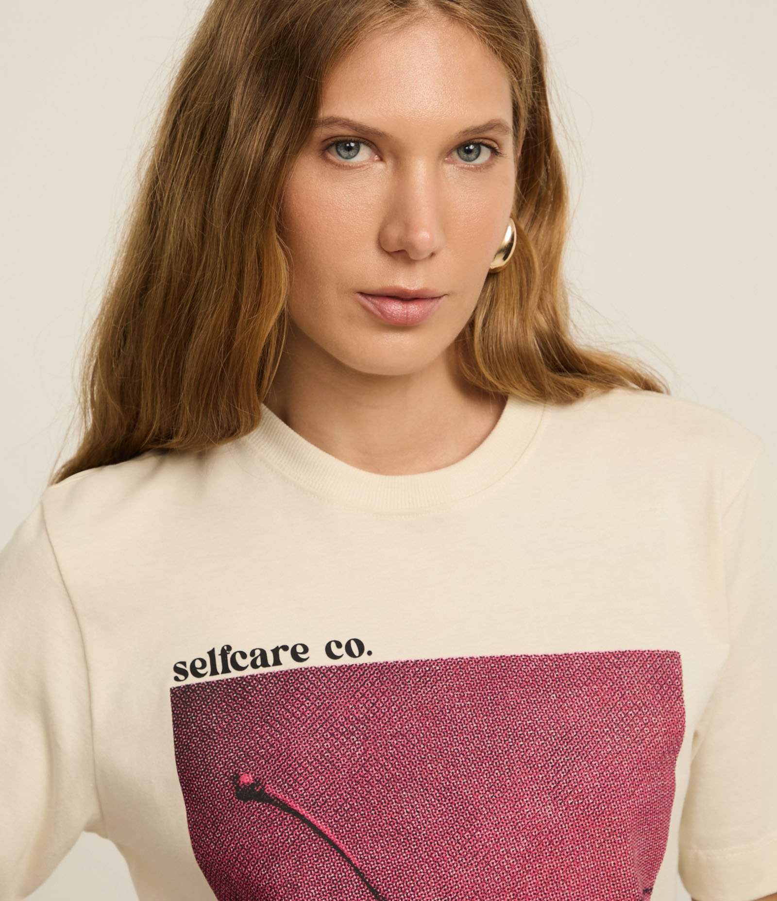 Camiseta em Algodão com Estampa Drink de Cereja Bege 4