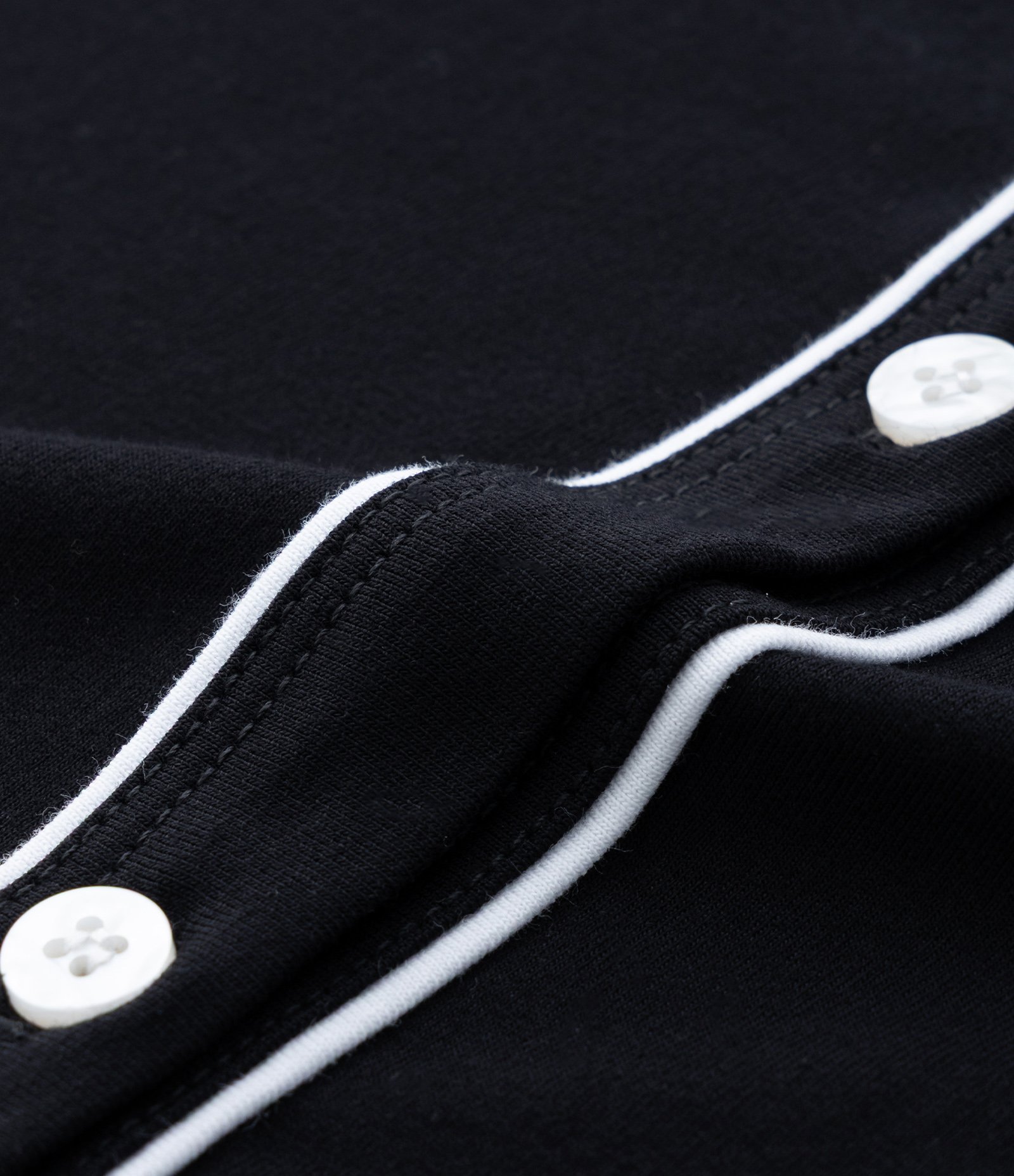 Pijama Longo Viscolycra Detalhes de Listras Curve & Plus Size Preto 7