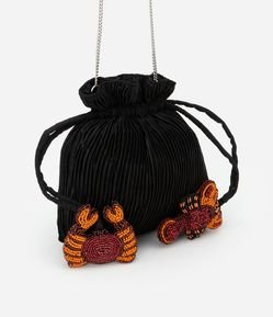 Bolsa Bucket Pequena Acetinada com Bordados de Lagosta e Caranguejo em Miçangas