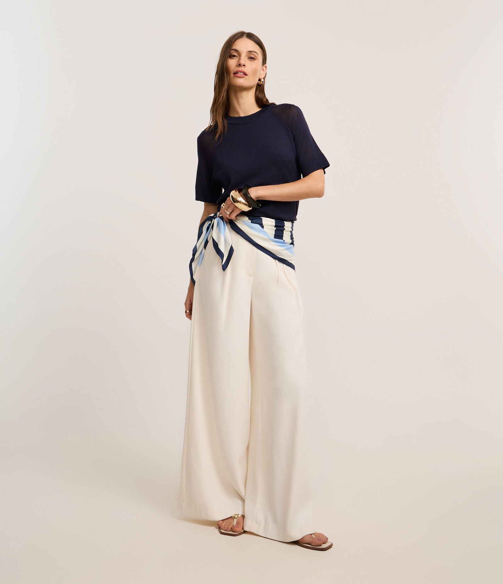 Blusa em Tricô com Cava Raglan e Manga Transparente Azul Marinho 2