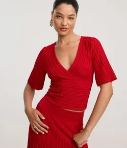 Blusa Texturizada em Tricô com Decote V e Fio Metalizado