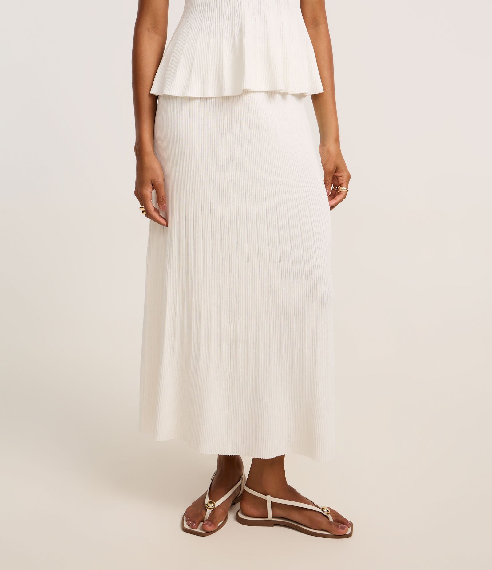 Saia Evasê Midi em Tricô com Elástico no Cós Off White 3