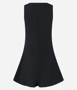 Vestido Evasê Curto em Crepe com Pences e Pregas Amplas