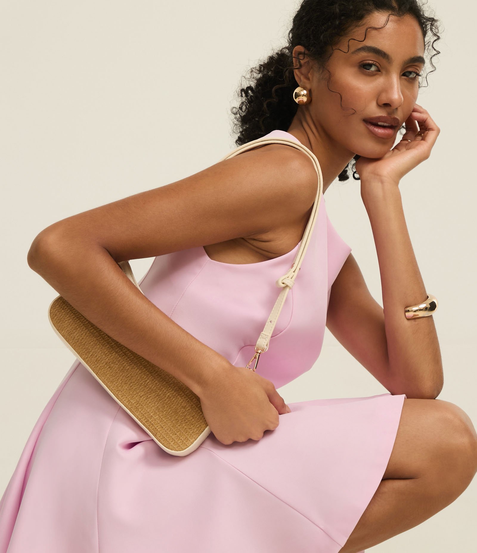 Vestido Evasê Curto em Crepe com Pences e Pregas Amplas Rosa 3