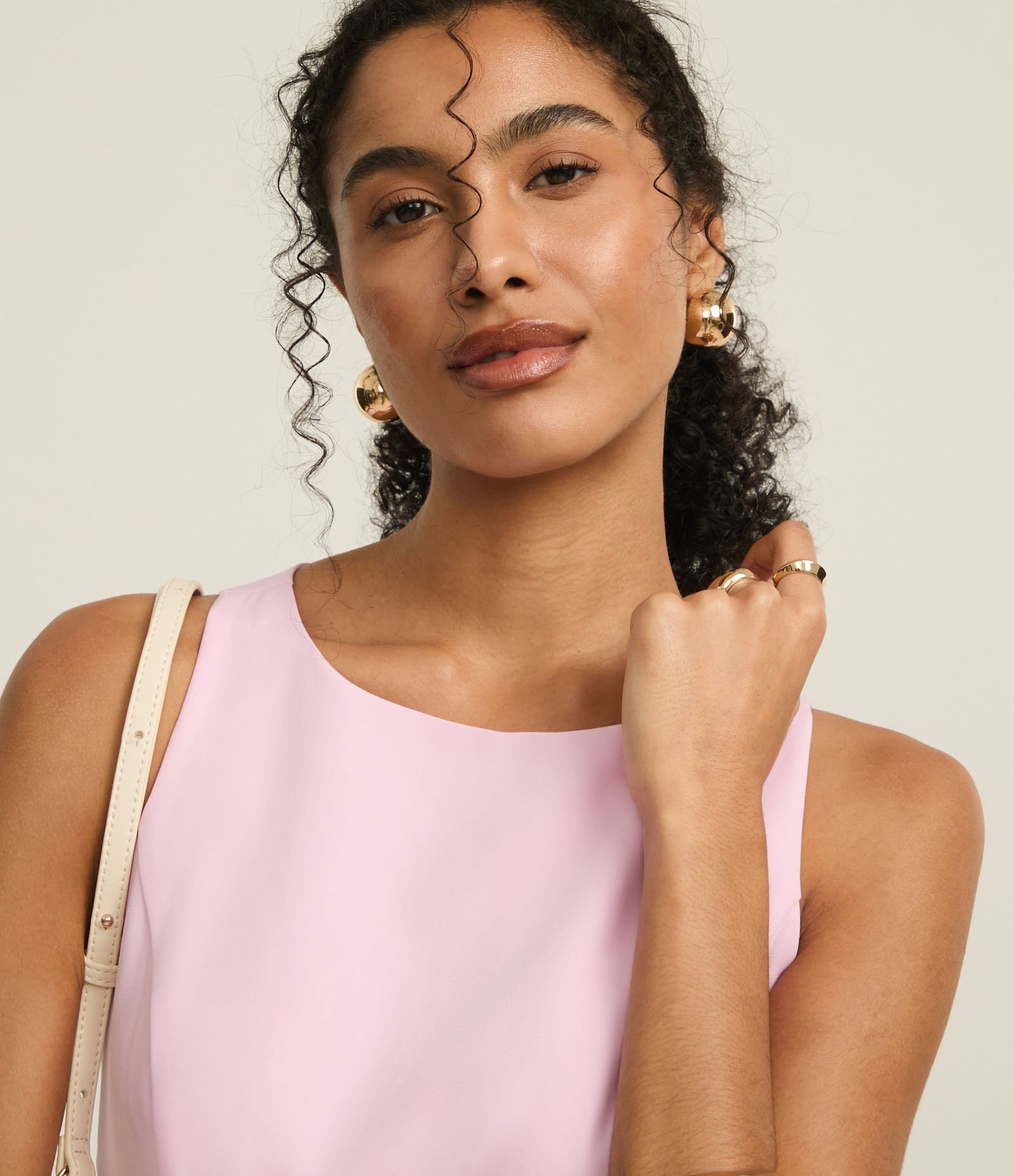 Vestido Evasê Curto em Crepe com Pences e Pregas Amplas Rosa 4