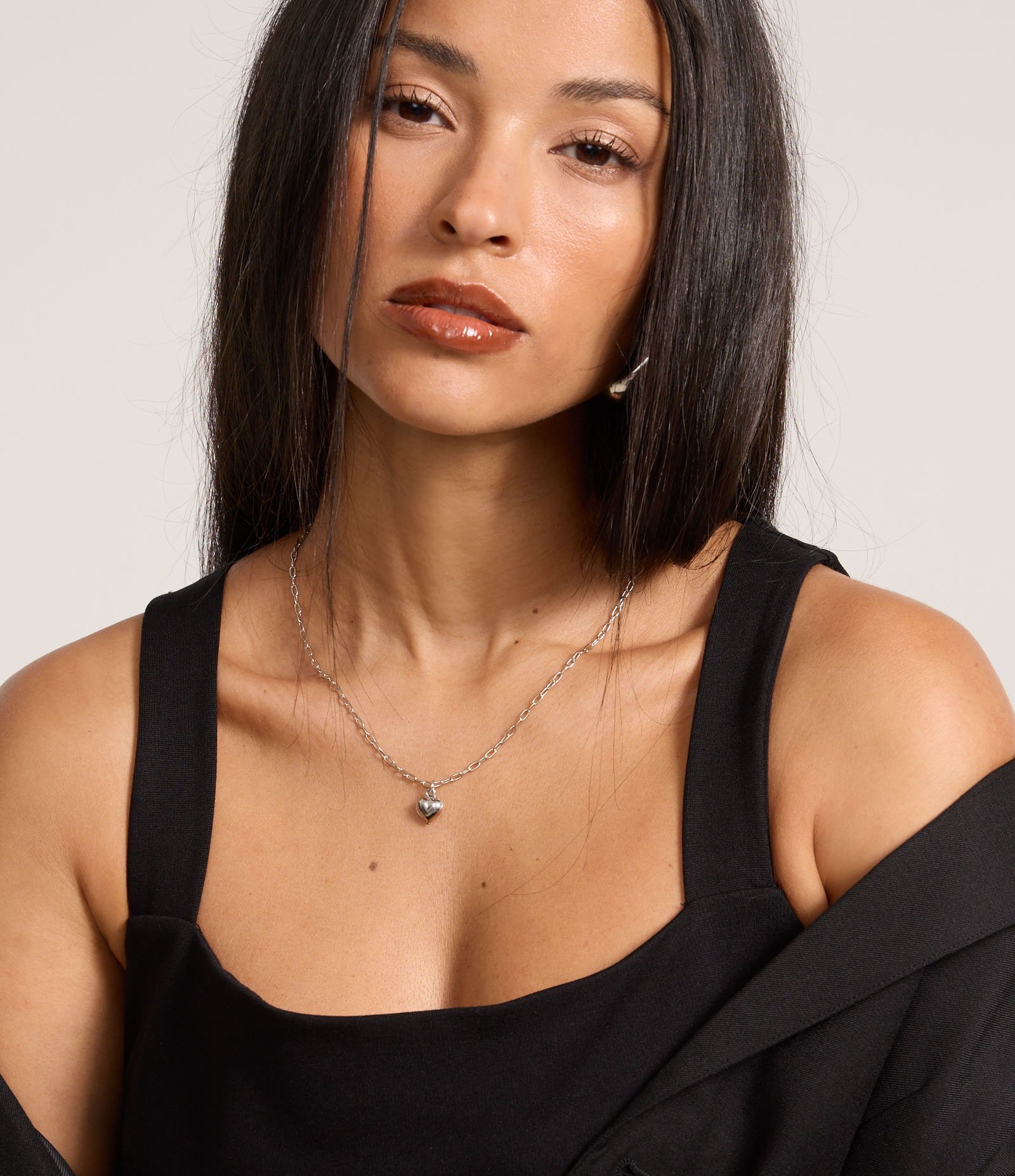 Blusa Cropped em Ponto Roma com Recorte Vazado nas Costas Preto 4