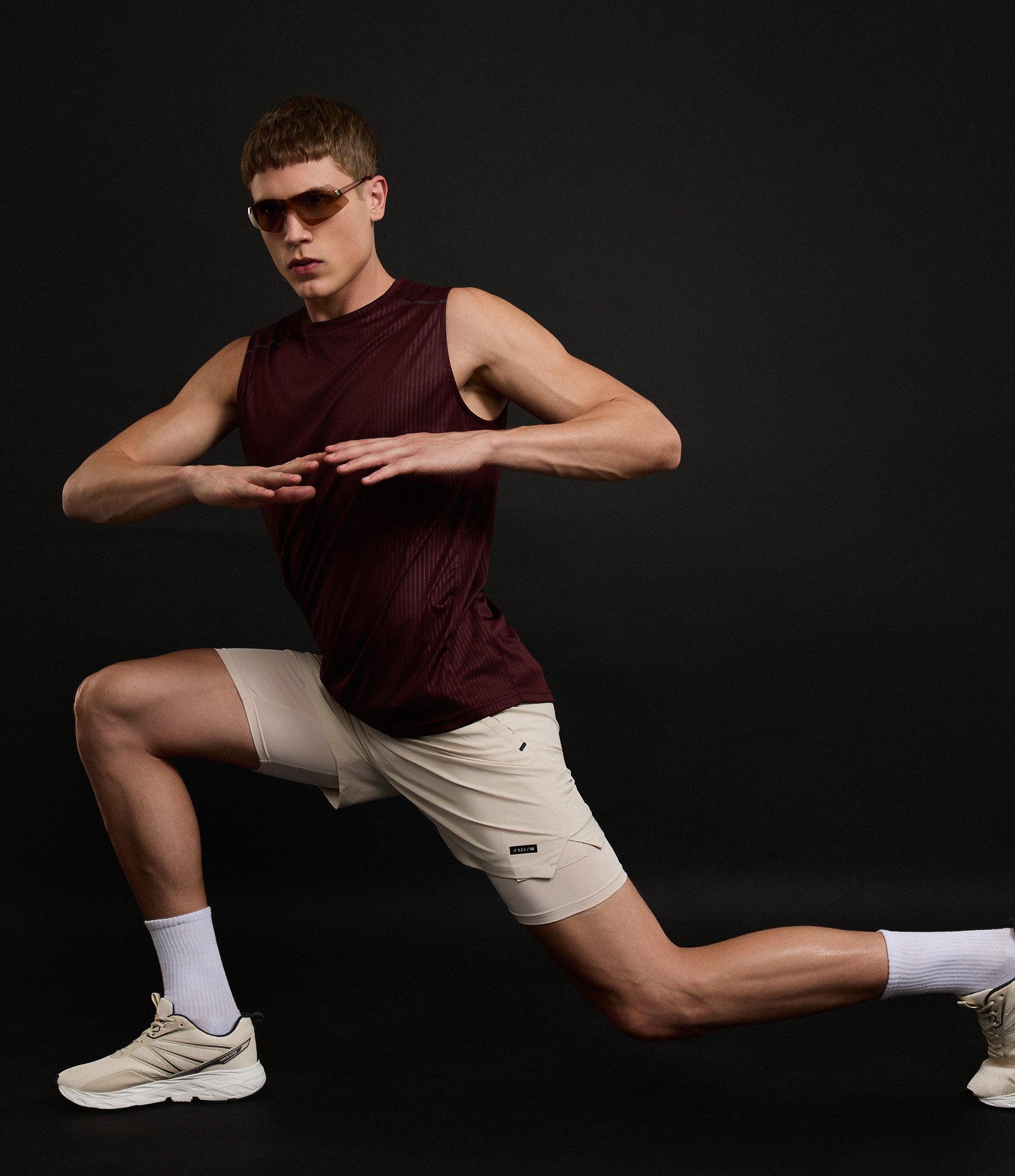 Bermuda Esportiva Corrida com Short de Compressão Bege 4