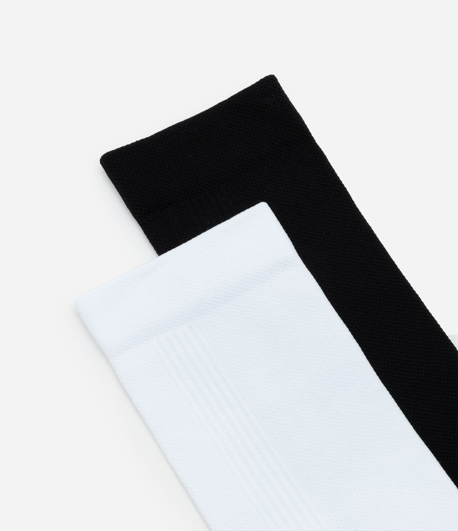 Kit 02 Meias Cano Alto Esportivas em Poliamida Preto/Branco 4