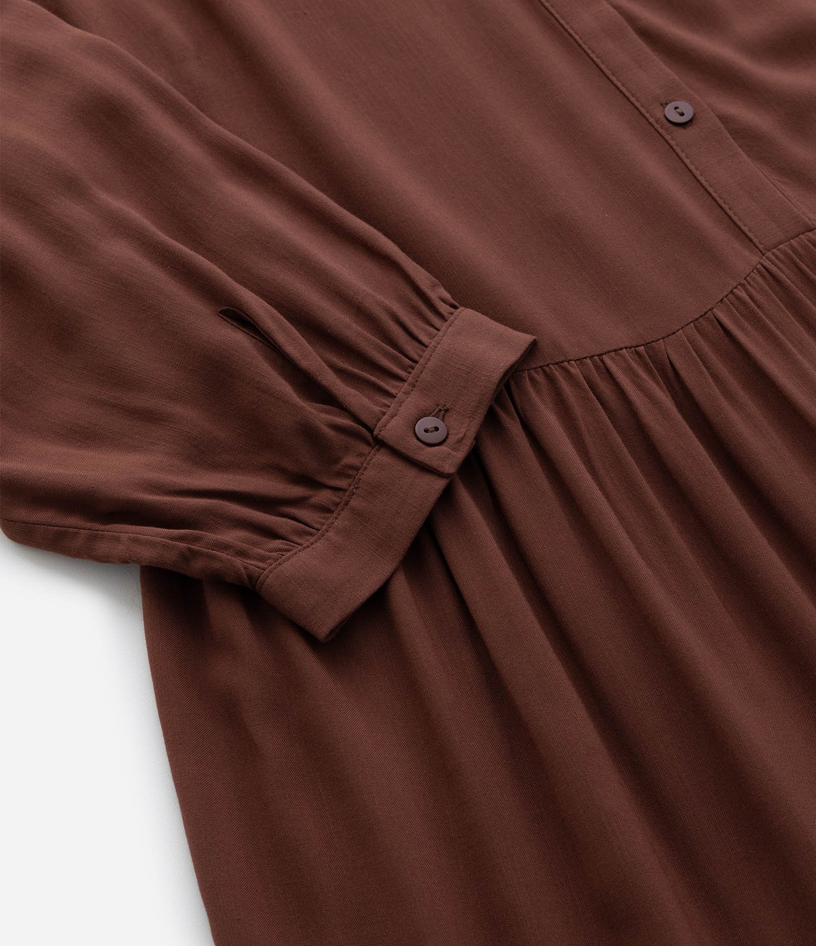 Vestido Midi em Viscose com Botões e Marias na Saia Curve & Plus Size Marrom 7