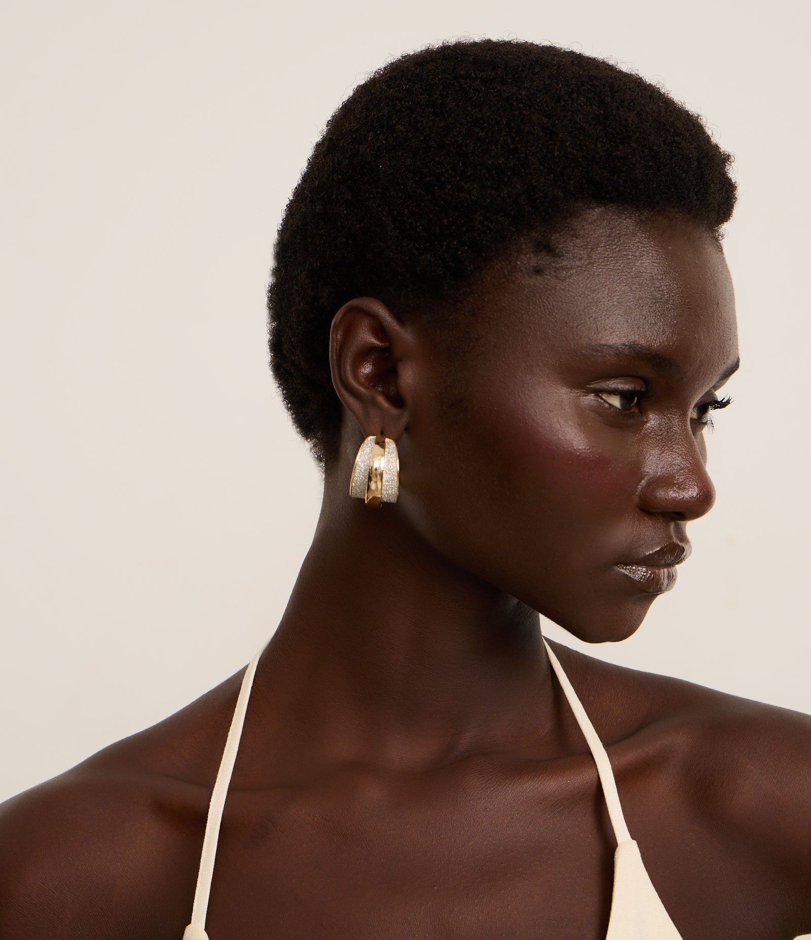 Brinco Argola com Revestimento Brilhante Dourado 1