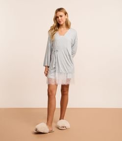 Conjunto Camisola e Robe em Viscose Listrada com Renda