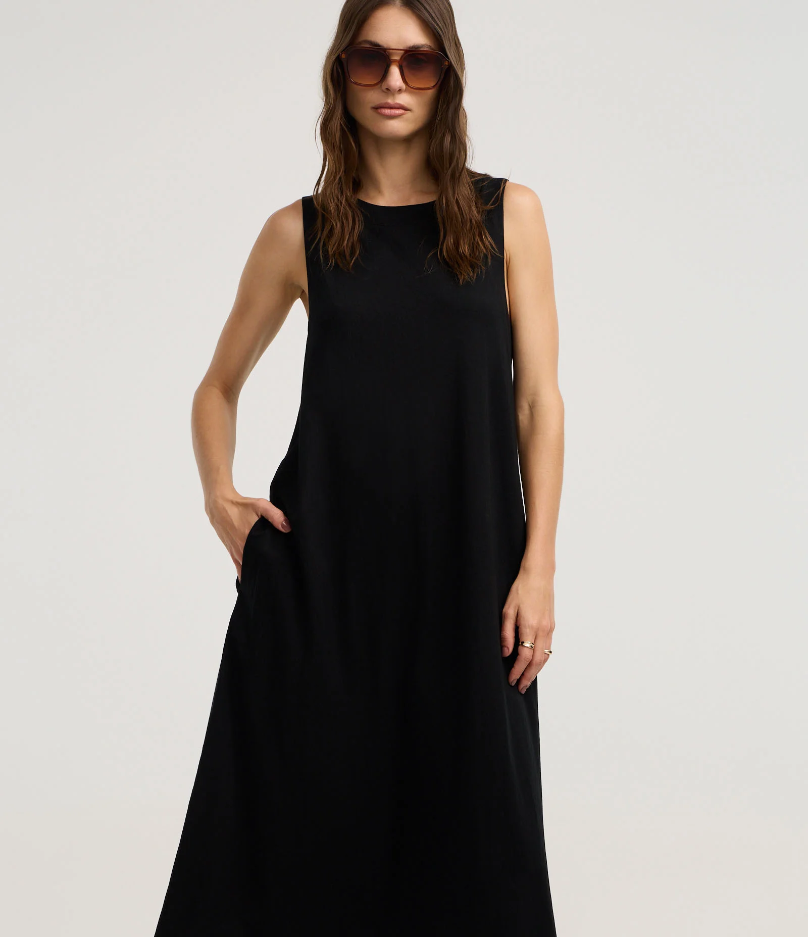 Vestido Evasê Long Midi em Orly com Gola Redonda Preto 2