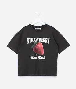 Camiseta Infantil com Estampa Morango - Tam 5 a 14 Anos