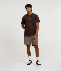 Bermuda com Detalhe de Etiqueta Emborrachada