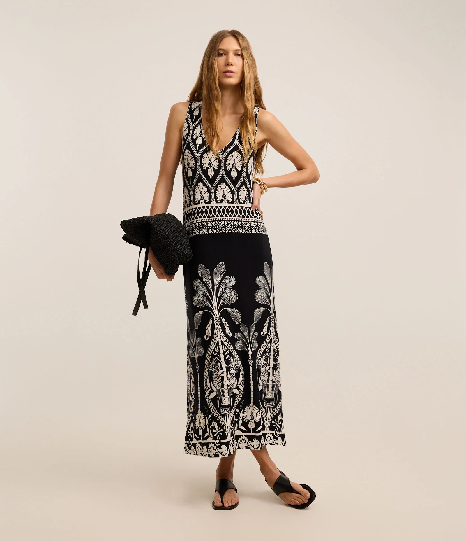 Vestido Longo em Vicose com Estampa Tropical Étnica Preto 1