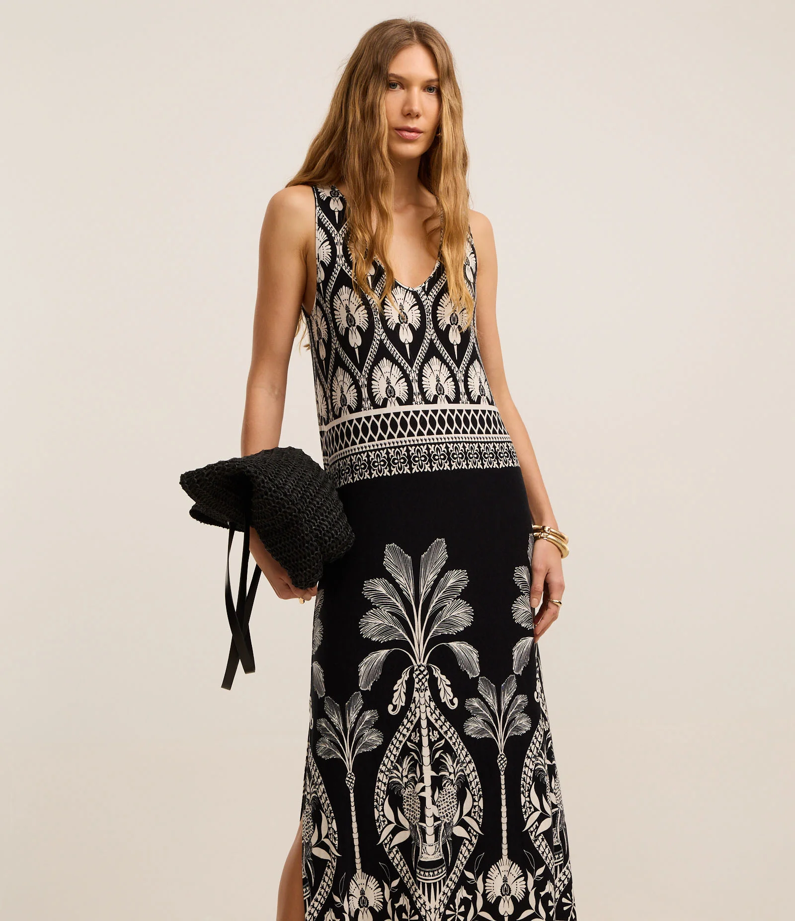 Vestido Longo em Vicose com Estampa Tropical Étnica Preto 2