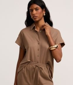 Camisa Texturizada em Orly com Recorte na Manga