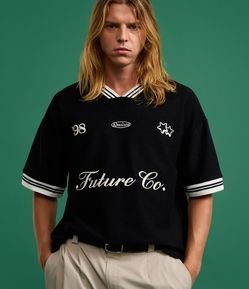 Camiseta Oversized Esportiva Texturizado com 
Patch e Bordados