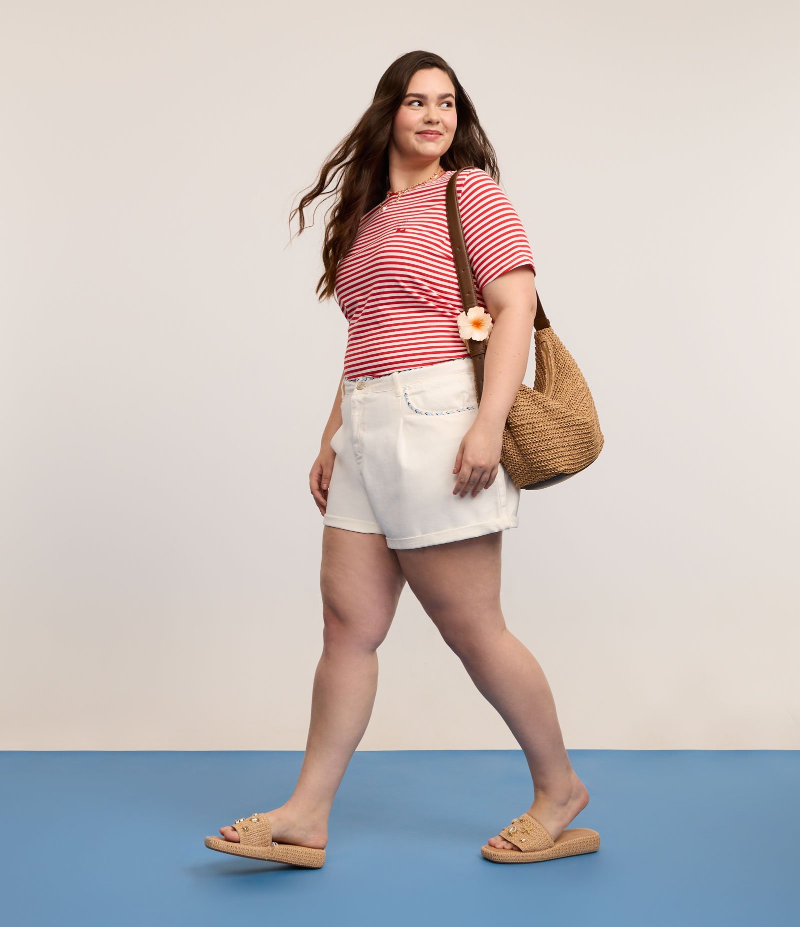 Short Mom em Sarja com Bordado Contrastante e Barra Dobrada Curve & Plus Size Off White 1