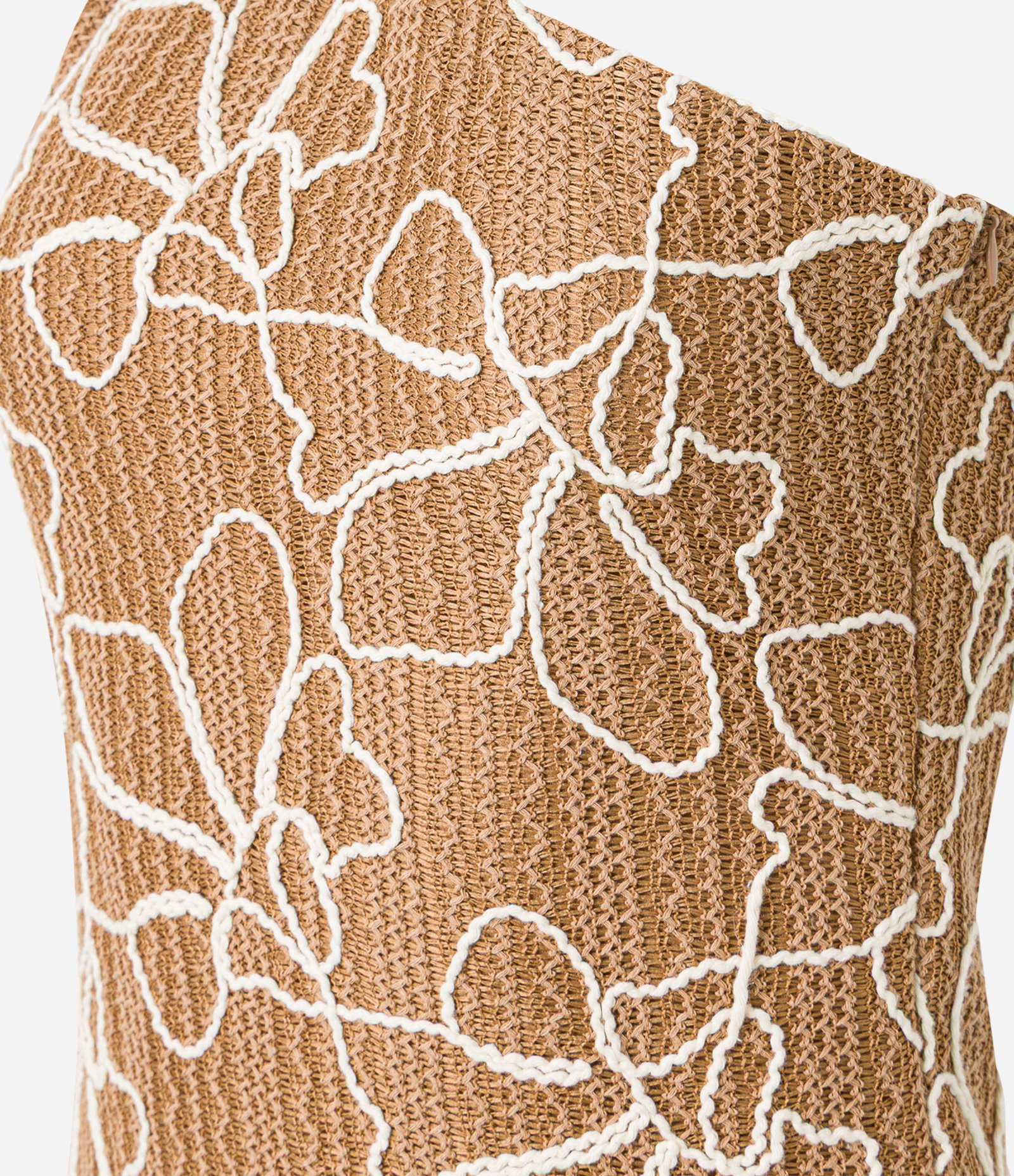 Vestido Long Midi Ombro Só em Renda com Cordas Aplicadas Marrom 6