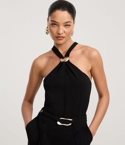 Blusa em Crepe com Aviamento e Franzido na Gola Halter