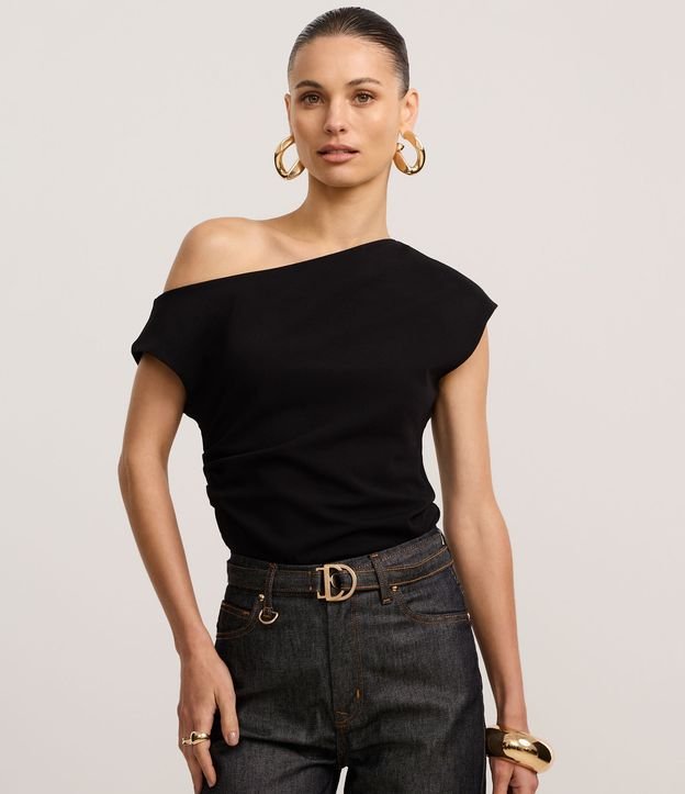 Blusa com Decote Assimétrico e Drapeado Lateral