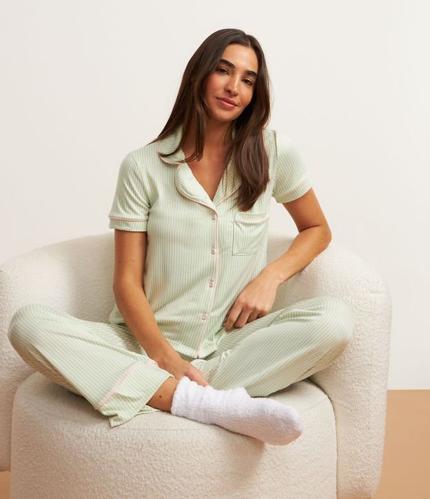 Pijama Americano Longo com Estampa Listrada e Bolsinho