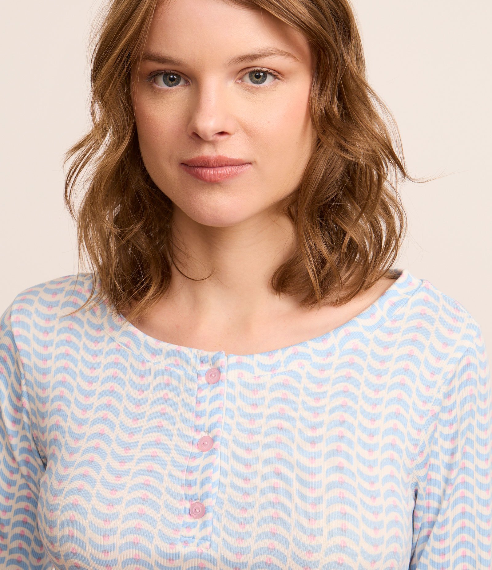 Pijama Longo com Estampa Repetição e Botões Azul 2