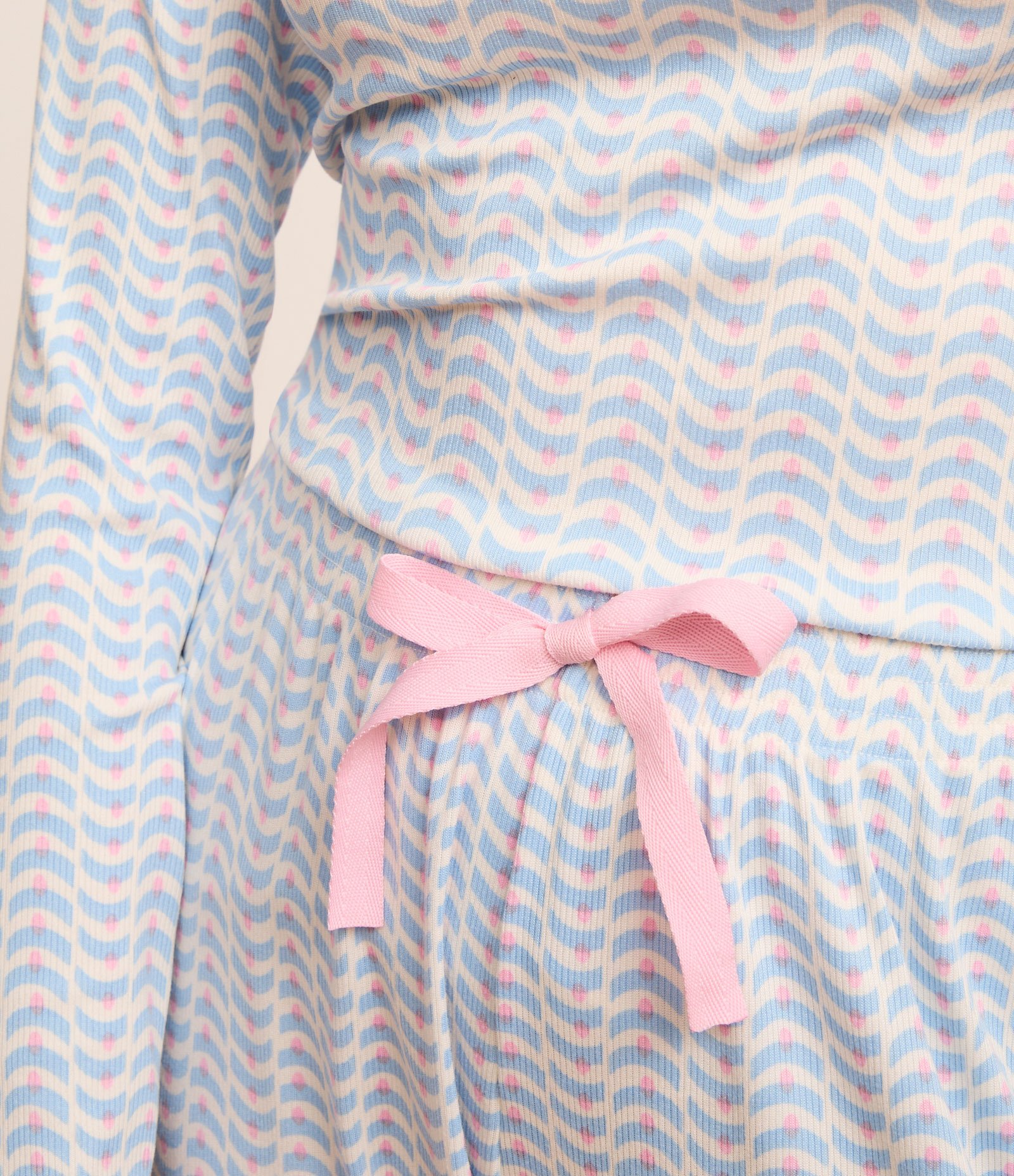 Pijama Longo com Estampa Repetição e Botões Azul 3