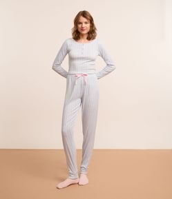 Pijama Longo com Estampa Repetição e Botões