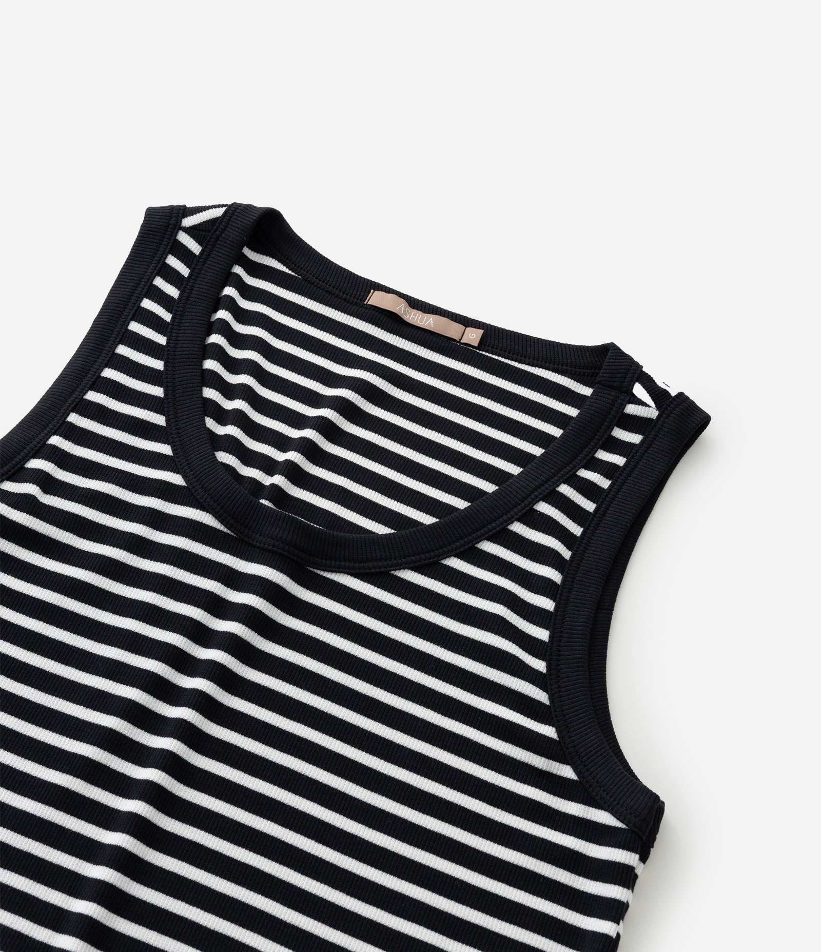 Blusa Regata em Ribana com Listras Curve & Plus Size Preto/Branco 8