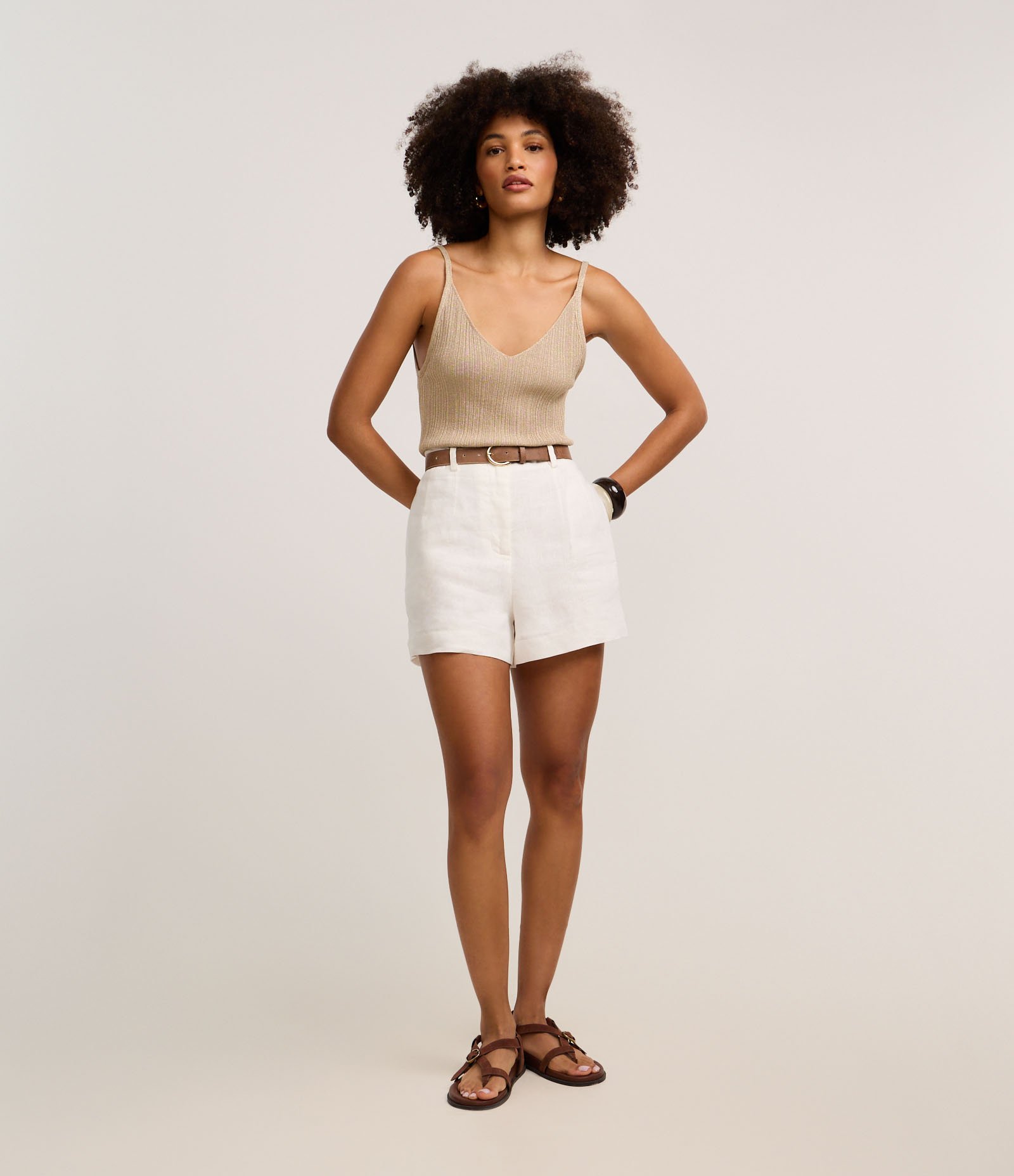 Blusa sem Manga em Tricô Canelado com Fio Metalizado Bege 2