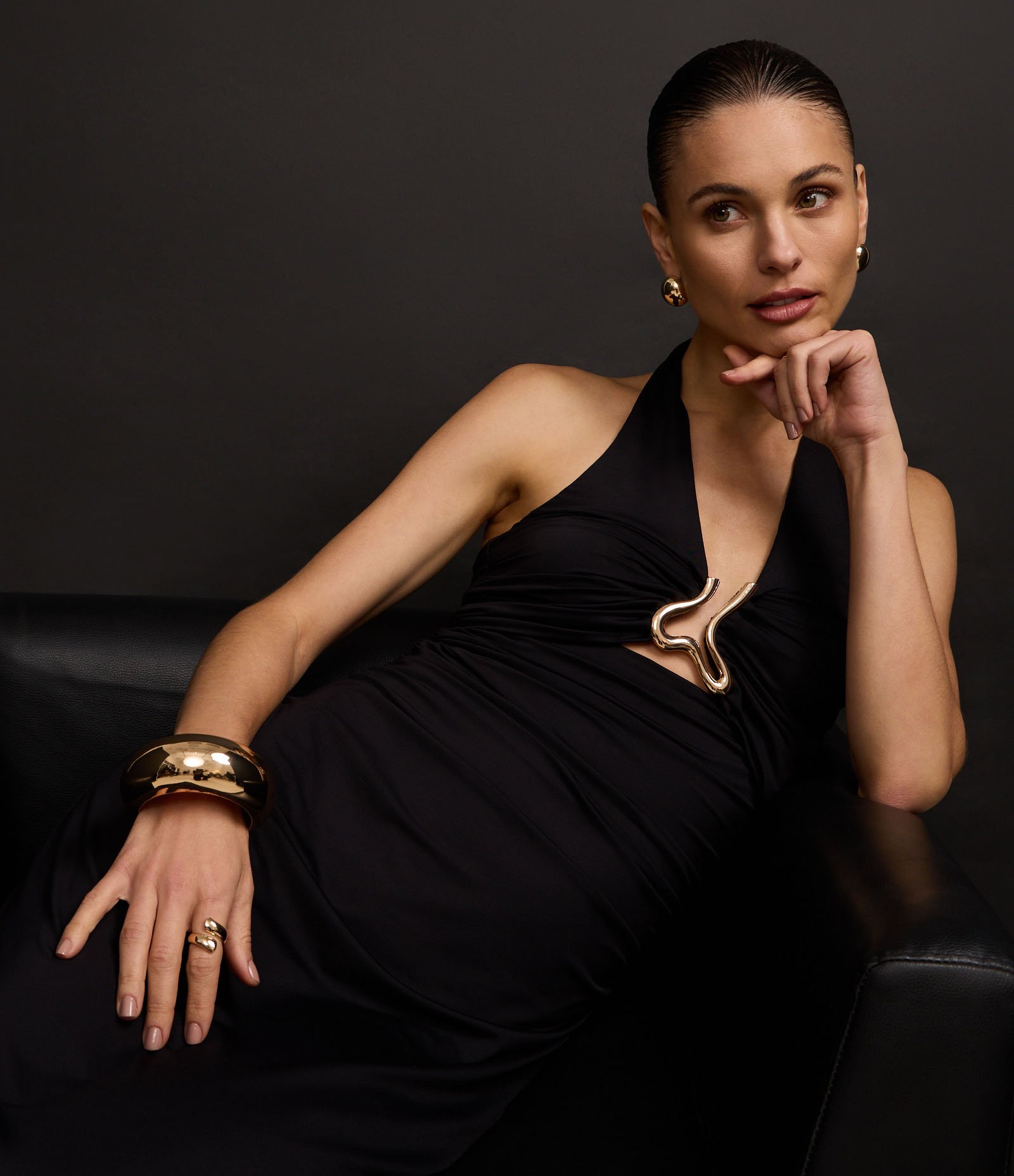 Vestido Long Midi Frente Única em Microfibra com Aviamento Preto 6