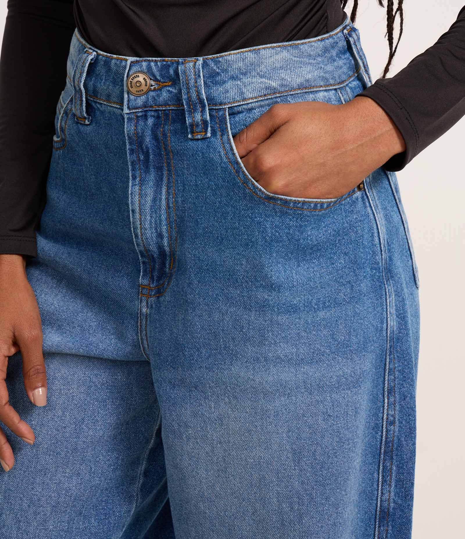 Calça Barrel em Jeans com Bolsos Azul 4
