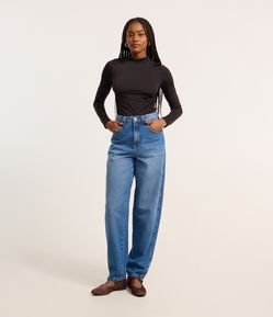 Calça Barrel em Jeans com Bolsos