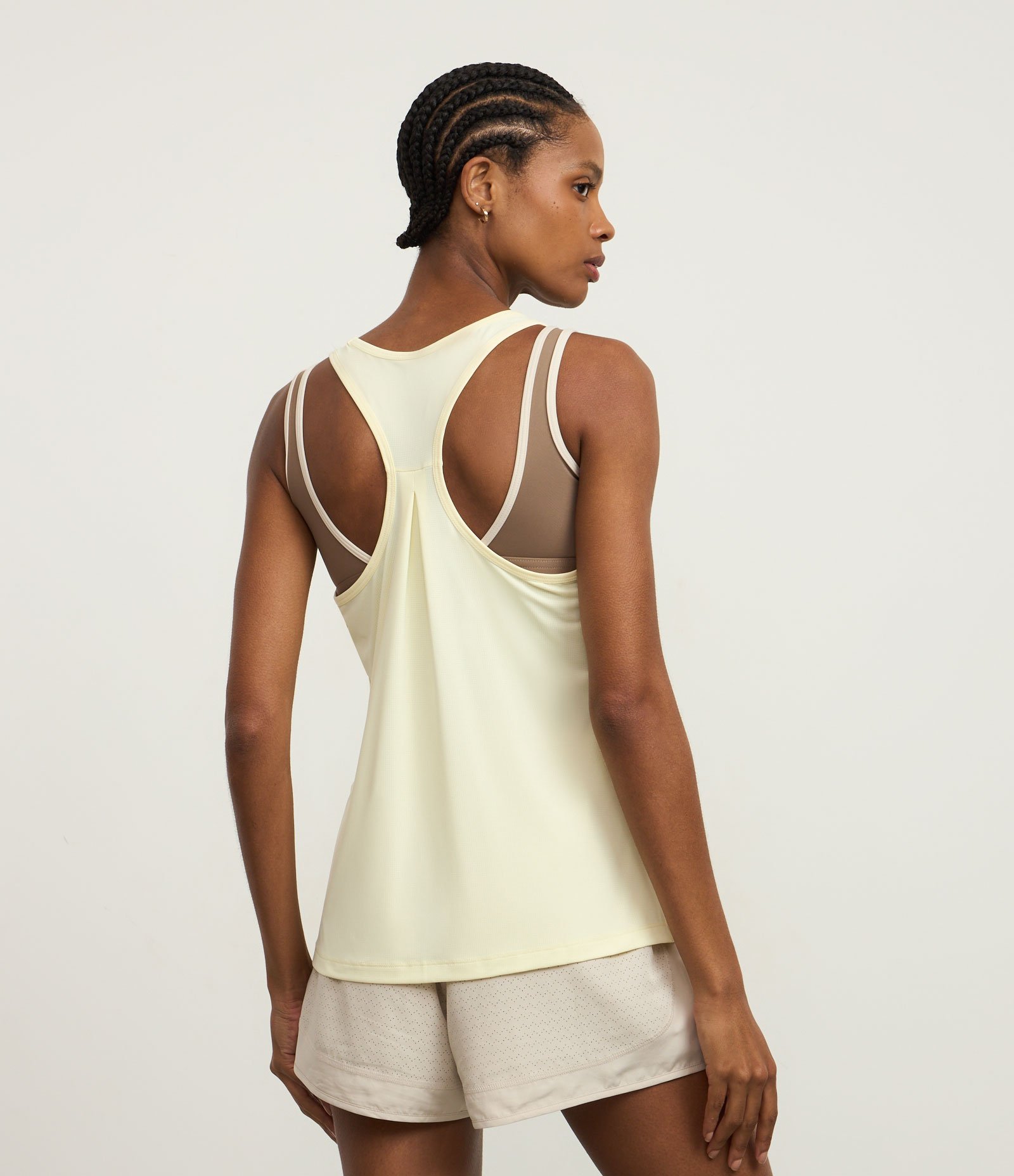 Regata Nadador Esportiva em Microfibra com Furinhos Amarelo Manteiga 4