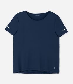 Camiseta Esportiva Regular Texturizada com Detalhe Refletivo