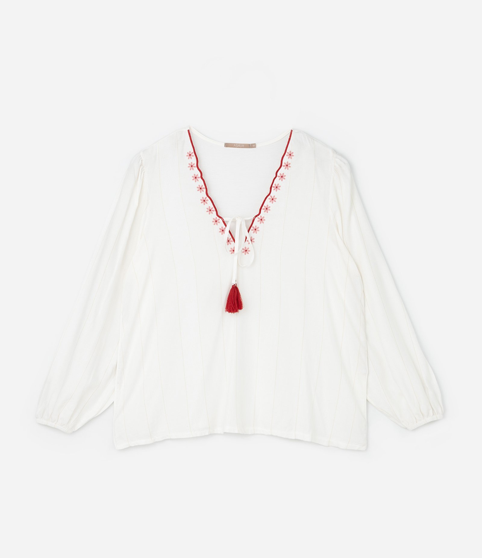 Blusa Bata em Viscose Texturizada com Bordado na Gola e Tassel Curve & Plus Size Branco 6