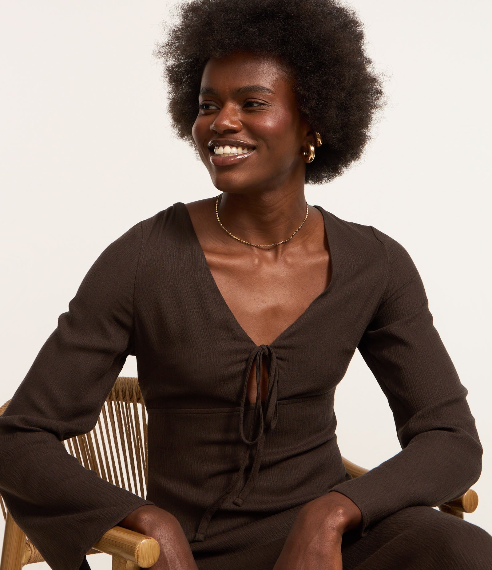 Vestido Long Midi com Textura Maquinetada e Manga Flare Marrom 1