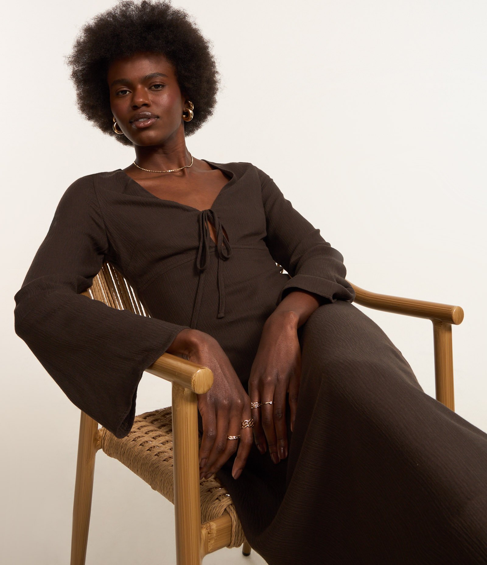 Vestido Long Midi com Textura Maquinetada e Manga Flare Marrom 3