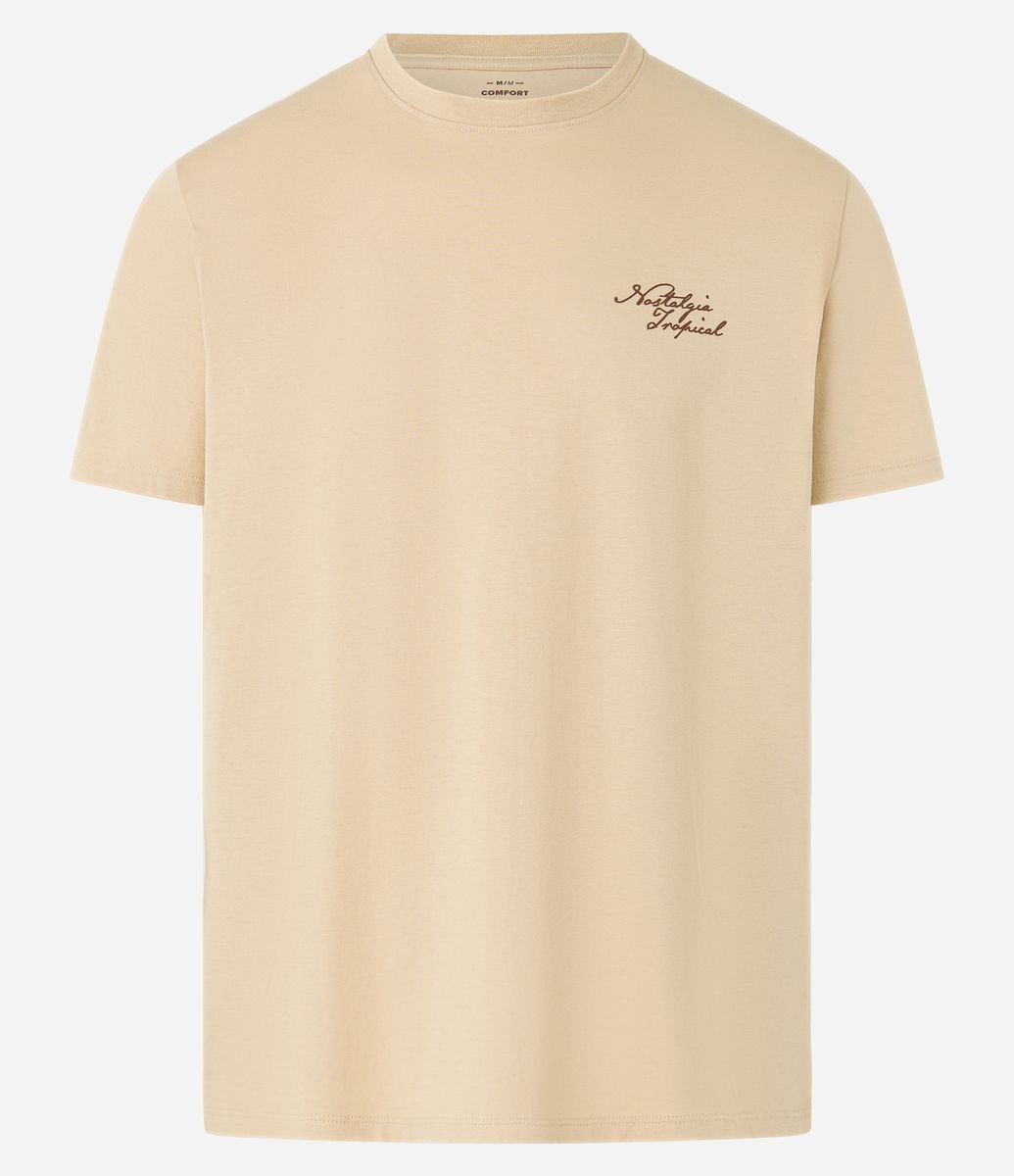 シャツ nostalgia Camiseta Comfort em Algodão com Estampa Lettering Nostalgia
