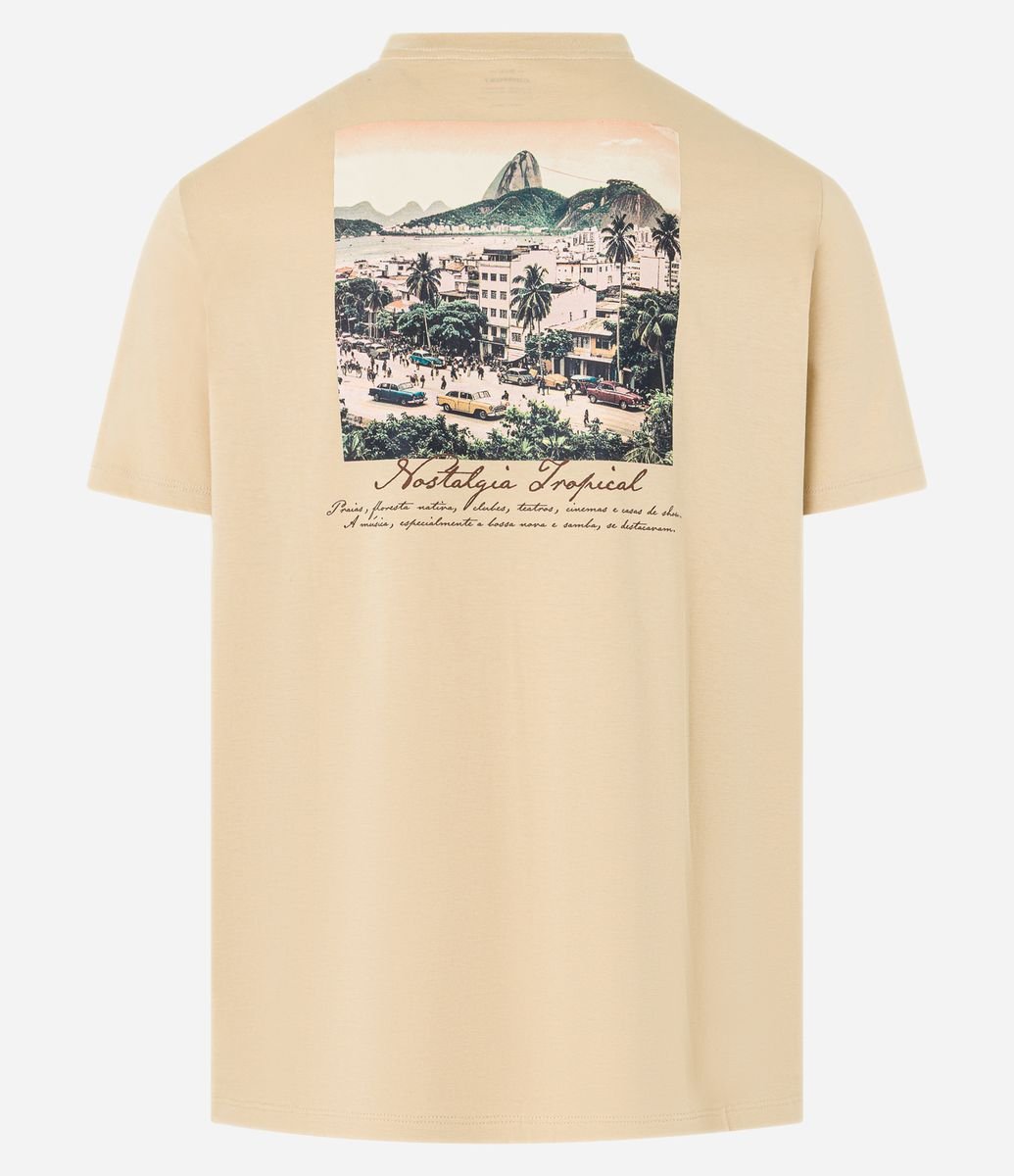 シャツ nostalgia Camiseta Comfort em Algodão com Estampa Lettering Nostalgia