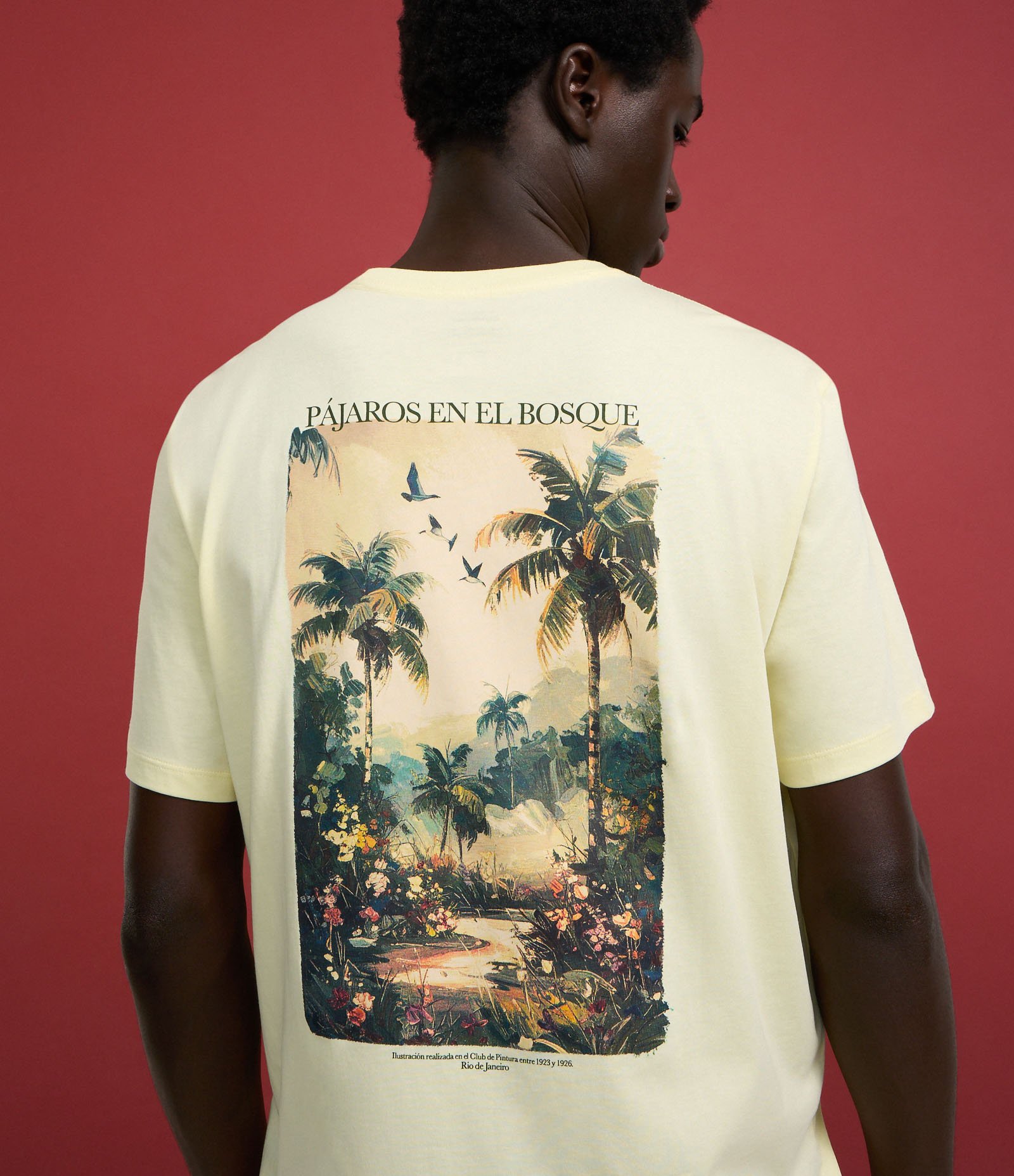 Camiseta Comfort em Algodão com Estampa de Paisagem e Lettering Pájaros En El Bosque Bege 3