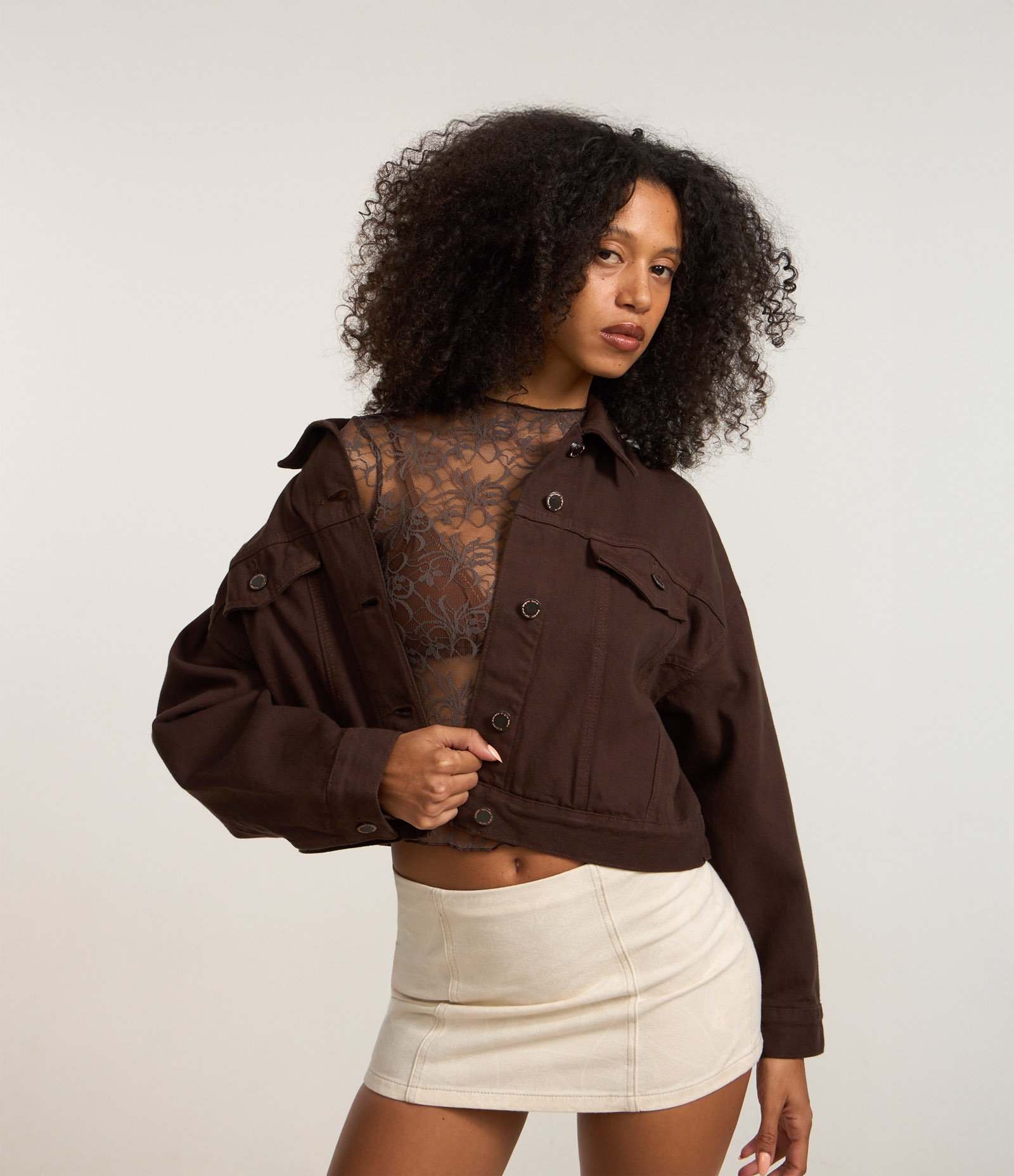 Blusa Transparente em Renda Floral com Golinha Alta Marrom 2