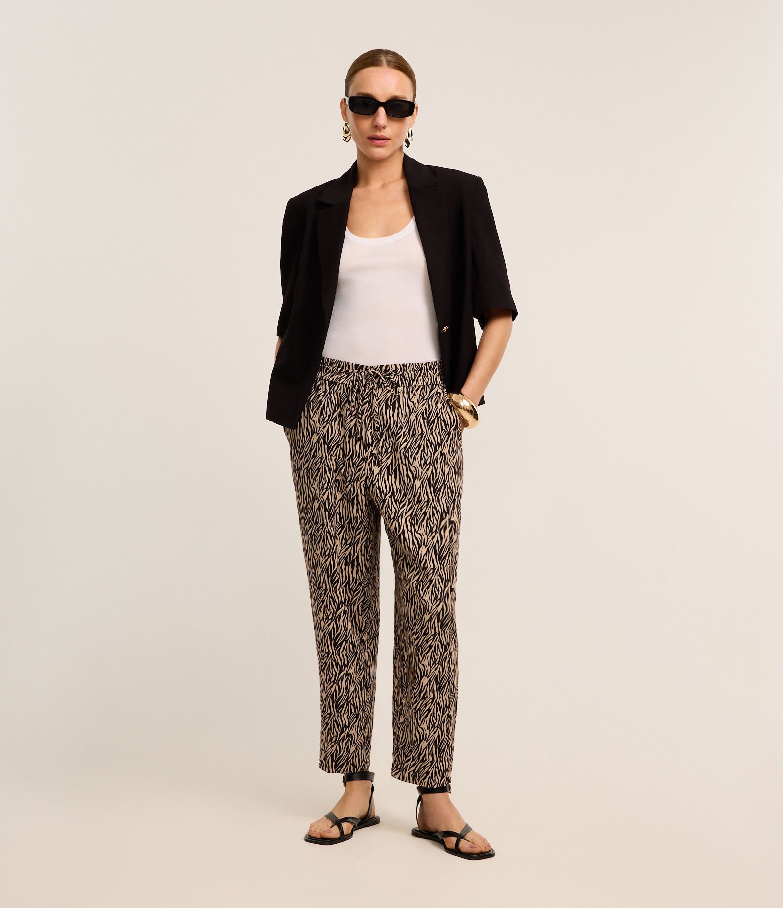 Calça Fluída em Crepe Estampa Animal Print Zebra Preto 1