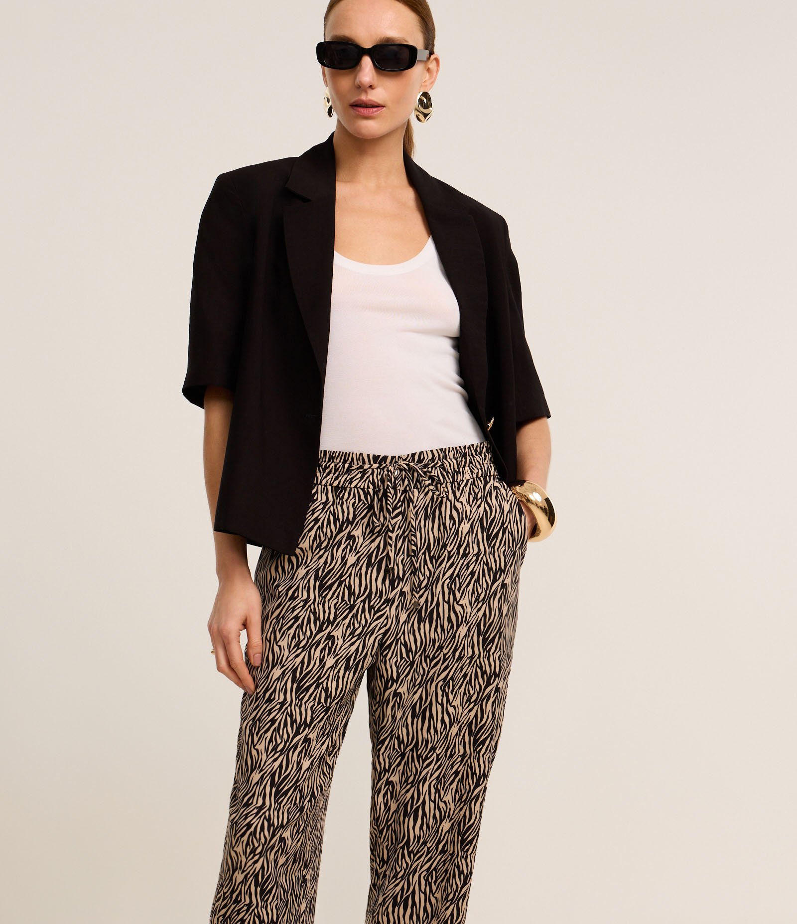 Calça Fluída em Crepe Estampa Animal Print Zebra Preto 2